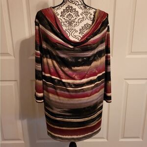 Cj banks woman's crowl neck top